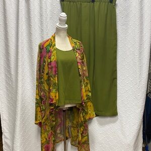 Ashro size 20 Olive green Pantsuit with Vibrant sequined and beadedFloral Kimono